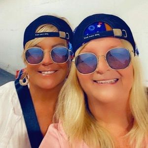 Meet your Posher, Sandy